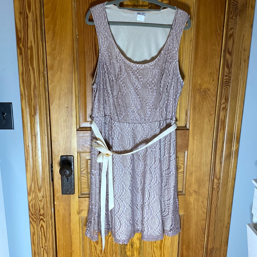 Yellow Star Lavender & Cream Lace Dress Size 1X Like New